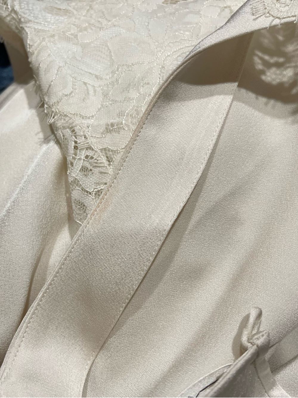 A.L.C | Alessia Textured Satin And Lace Maxi Dress Size: 2 - Picture 9 of 9